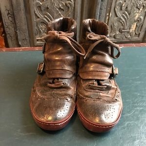 Super cute Liebeskin sneaker/boot size 7